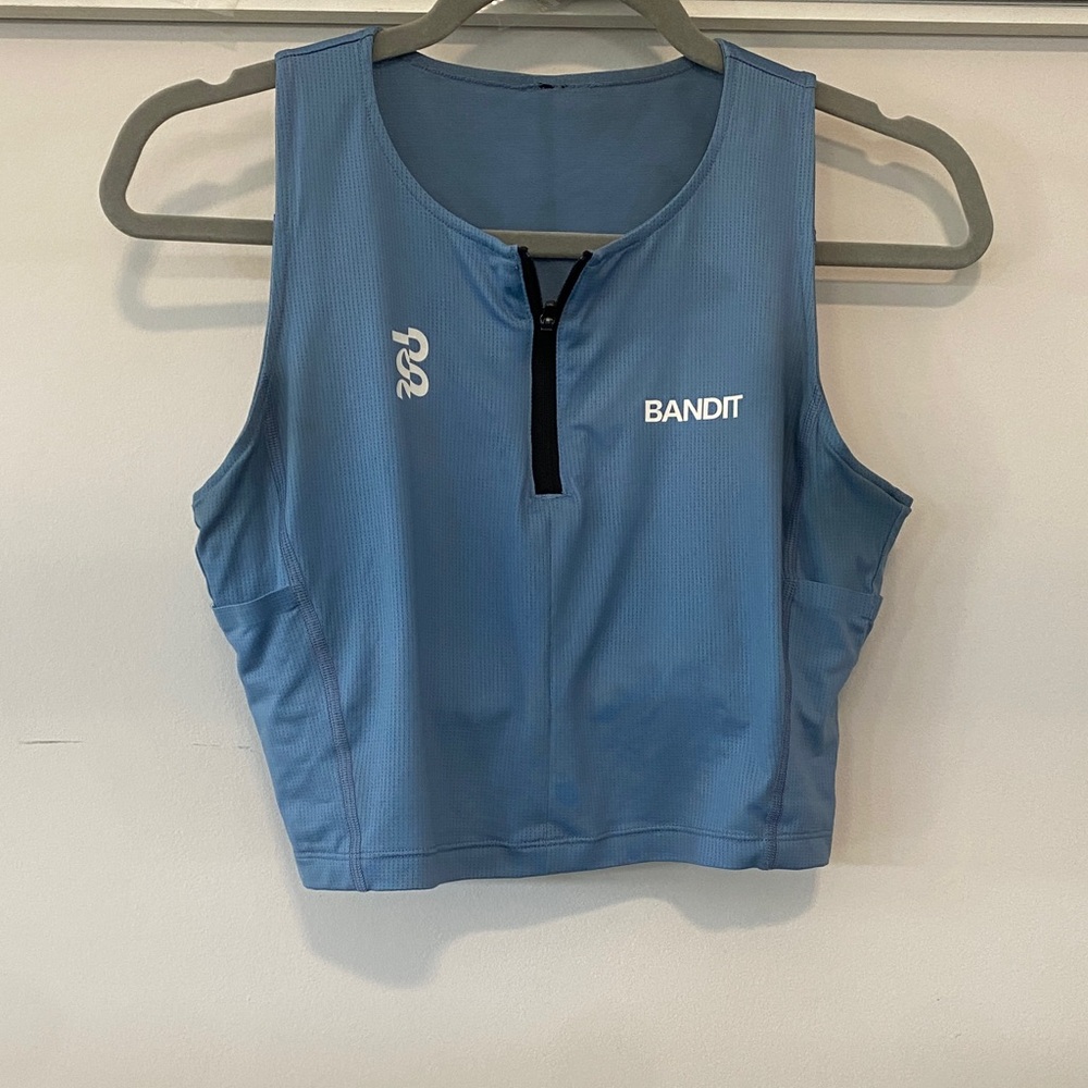 Bandit zip-up crop